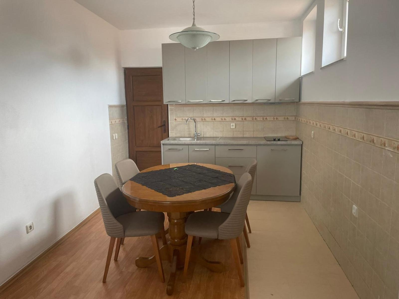 Coral Apartments Prishtine Bagian luar foto