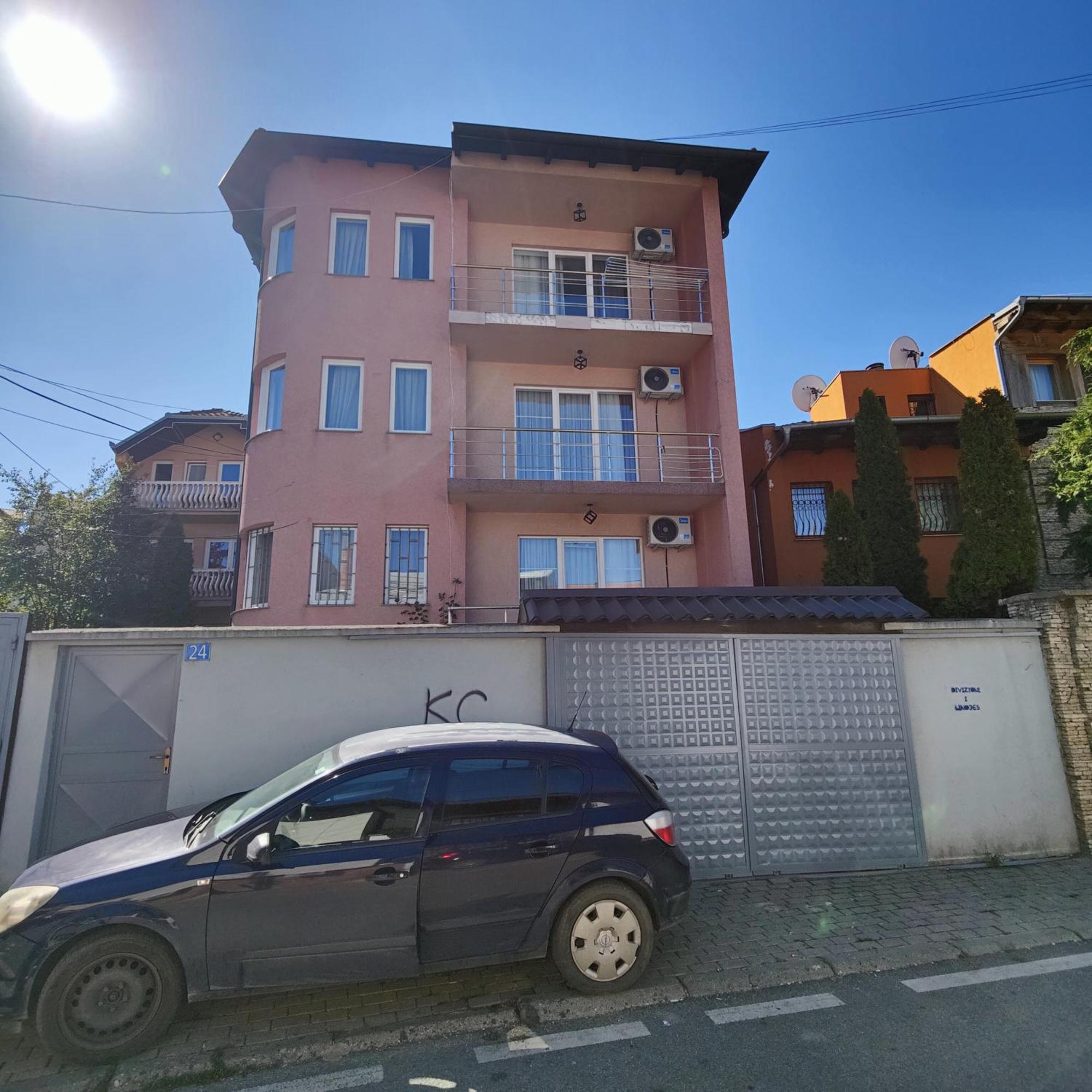 Coral Apartments Prishtine Bagian luar foto